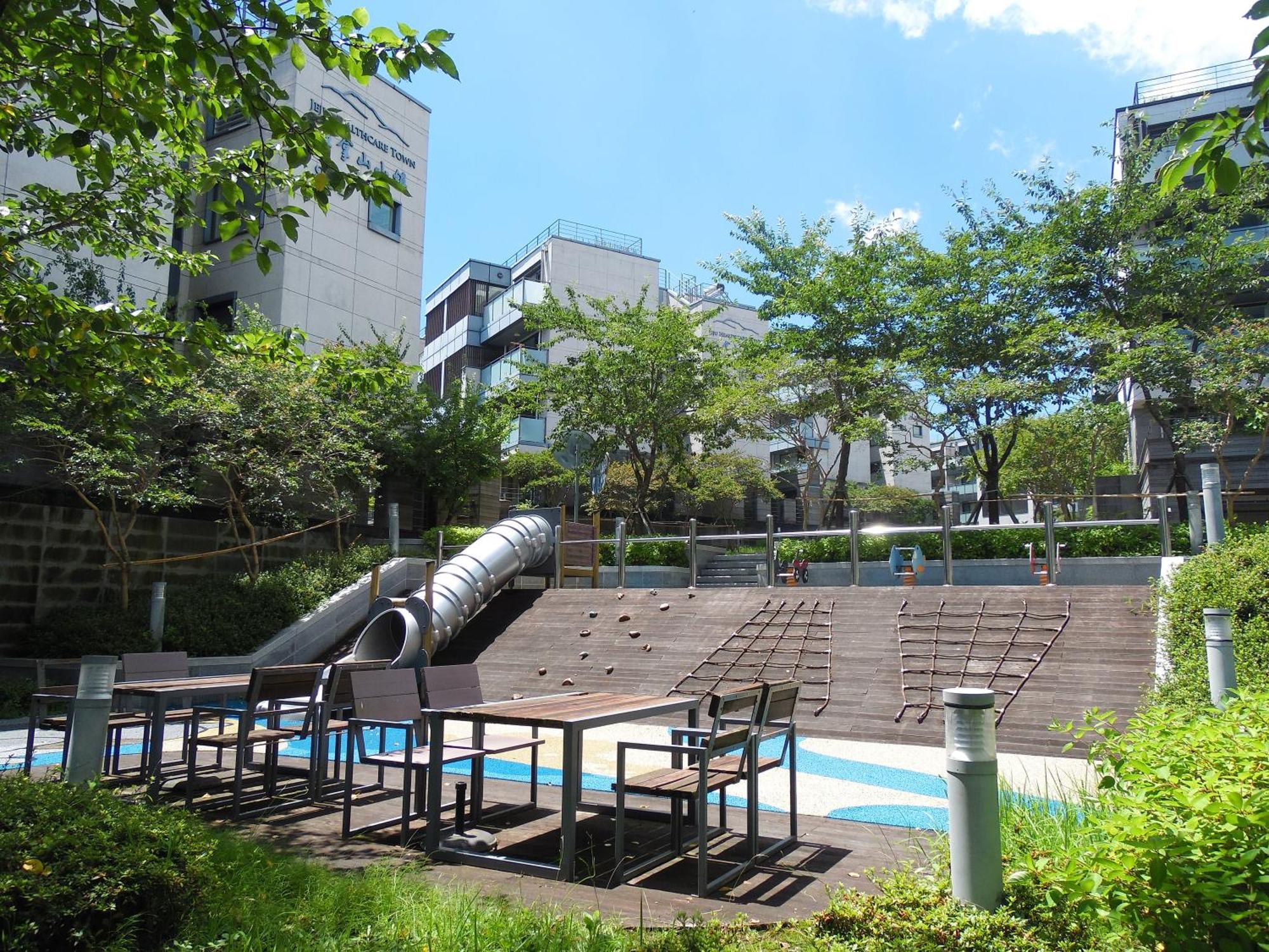 Healthcare Town Resort Seogwipo-stad Buitenkant foto